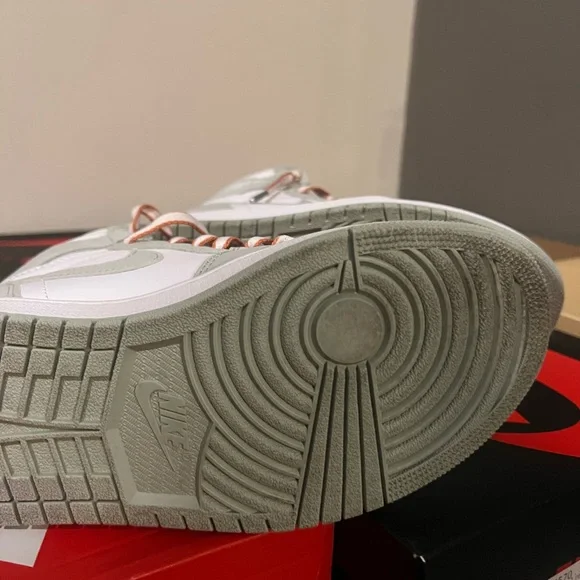 Jordan 1 Retro High OG
I Seafoam (Women's) - Picture 2 of 9